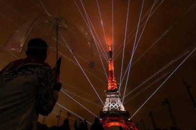 Paris-OL åpnet etter våt seremoni – spektakulær feiring av Paris og fransk kultur